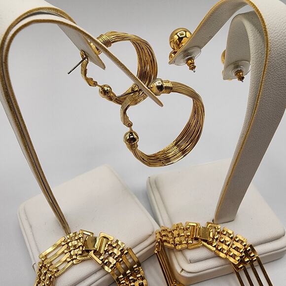 1980s Corporatecore Gold Set – Necklace, Bracelet, 2 Earrings | Office Capsule - Picture 6 of 6